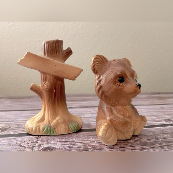 Adorable Vintage Bear & Tree Stump Salt & Pepper set marked Japan - Picture 2 of 9